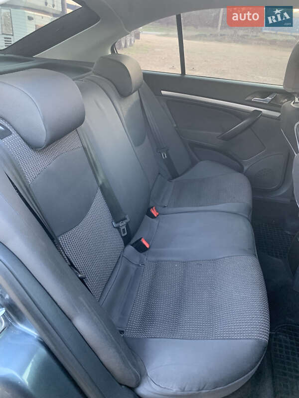 Ліфтбек Skoda Octavia 2006 в Новій Одесі