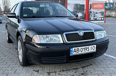 Лифтбек Skoda Octavia 2004 в 