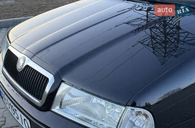 Лифтбек Skoda Octavia 2004 в 
