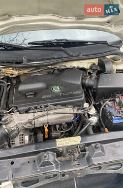 Лифтбек Skoda Octavia 2001 в 
