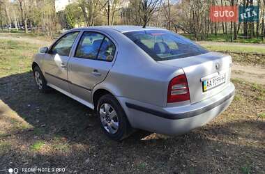 Лифтбек Skoda Octavia 2004 в 