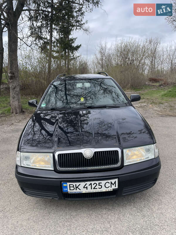 Універсал Skoda Octavia 2009 в Василькові