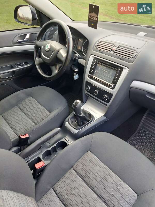 Універсал Skoda Octavia 2012 в Краснограді