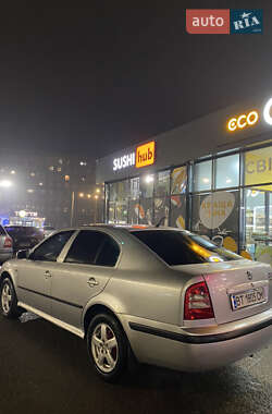 Лифтбек Skoda Octavia 2002 в 