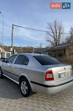 Лифтбек Skoda Octavia 2002 в 