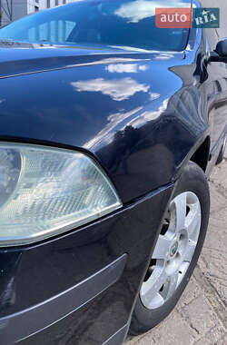 Лифтбек Skoda Octavia 2004 в 