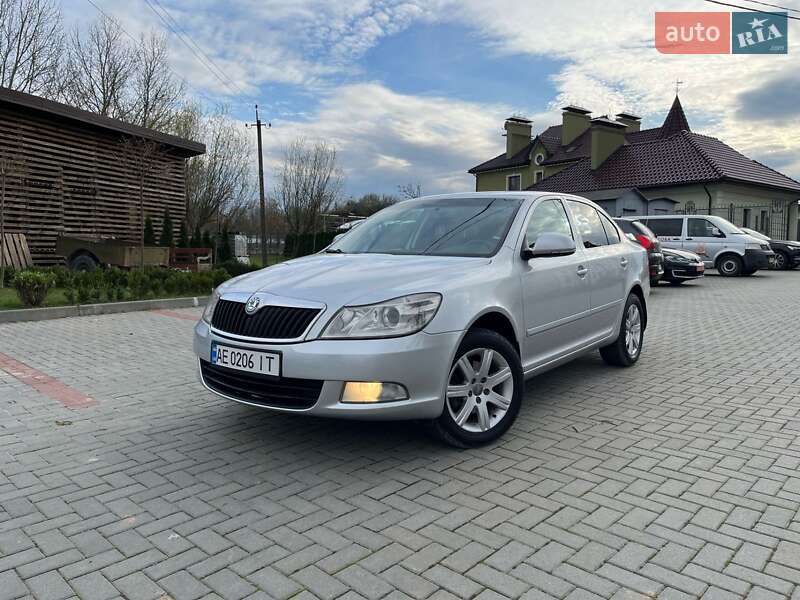 Лифтбек Skoda Octavia 2009 в 