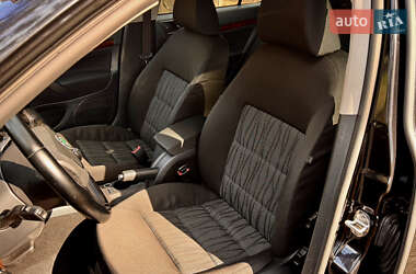 Универсал Skoda Octavia 2010 в 