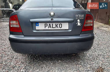 Лифтбек Skoda Octavia 2004 в 