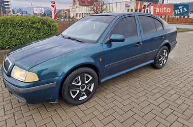 Ліфтбек Skoda Octavia 1998 в 