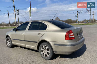 Лифтбек Skoda Octavia 2005 в 