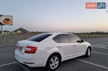 Ліфтбек Skoda Octavia 2018 в 