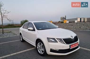 Ліфтбек Skoda Octavia 2018 в 