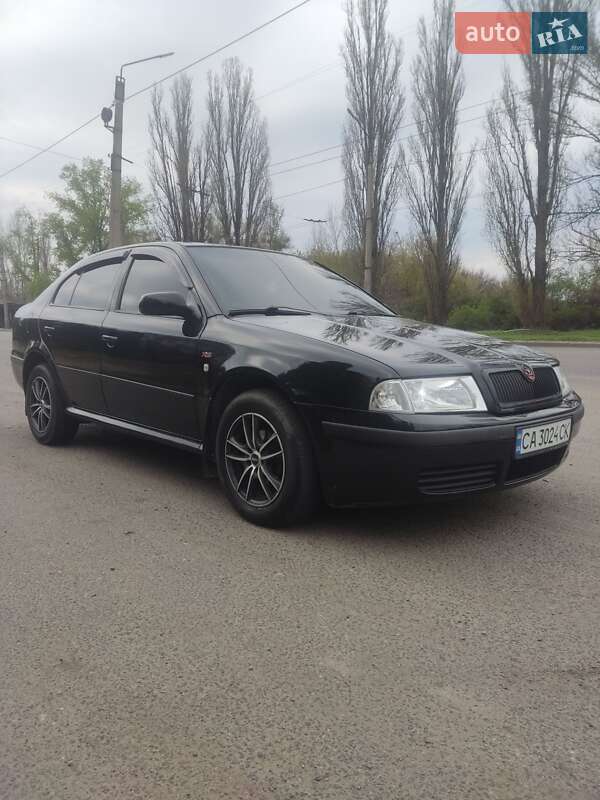 Лифтбек Skoda Octavia 2004 в 