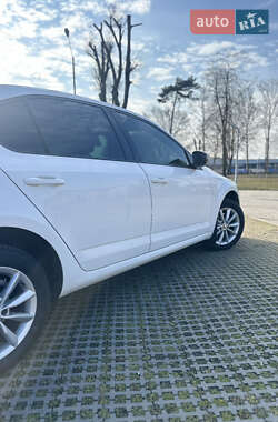 Лифтбек Skoda Octavia 2013 в 