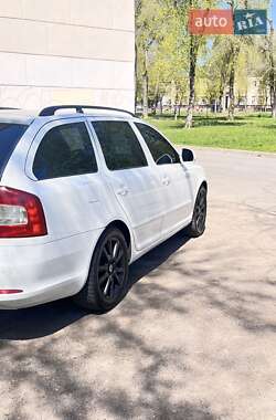Универсал Skoda Octavia 2010 в 