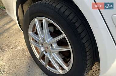 Универсал Skoda Octavia 2011 в 
