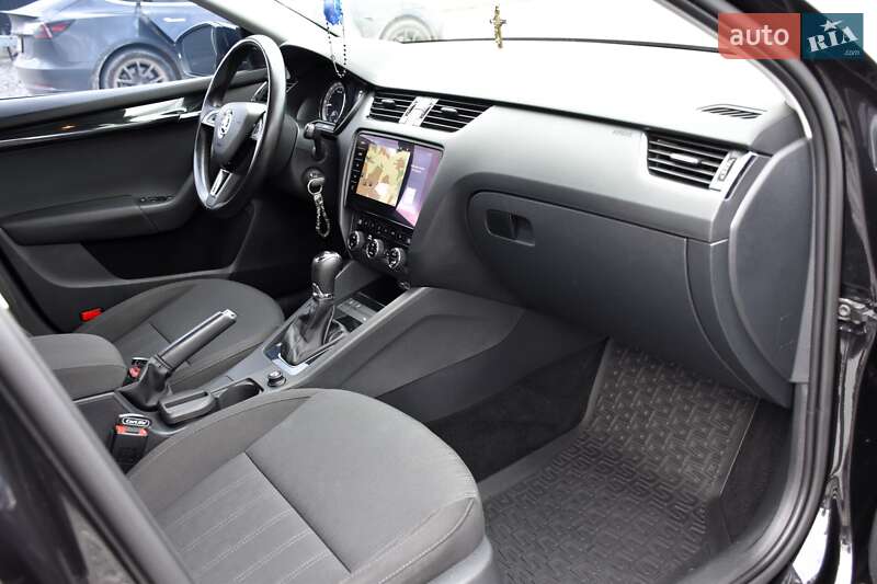 Универсал Skoda Octavia 2017 в Дрогобыче