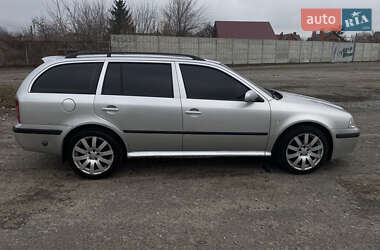 Универсал Skoda Octavia 2002 в 