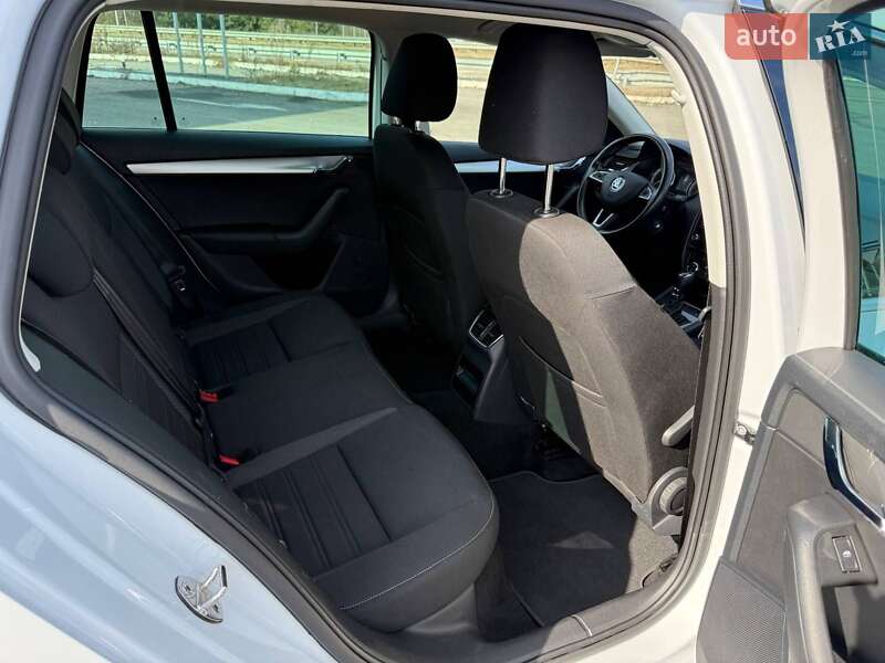 Универсал Skoda Octavia 2019 в Радивилове