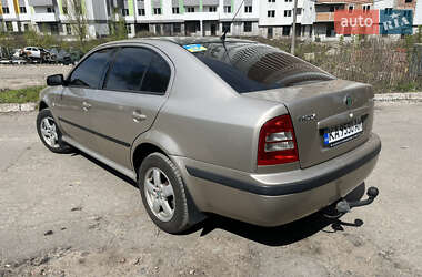 Лифтбек Skoda Octavia 2005 в 