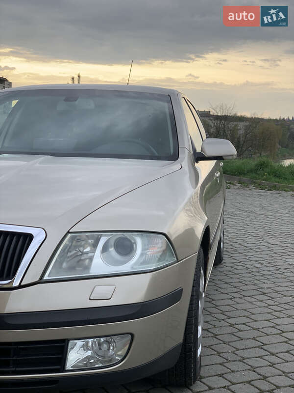 Лифтбек Skoda Octavia 2005 в Львове