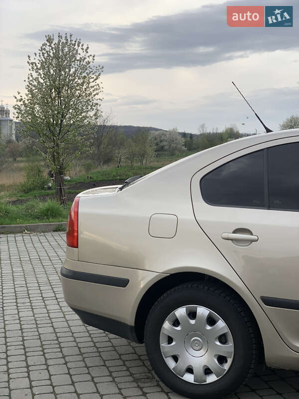 Лифтбек Skoda Octavia 2005 в Львове