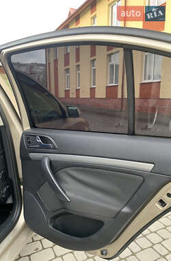 Лифтбек Skoda Octavia 2005 в 