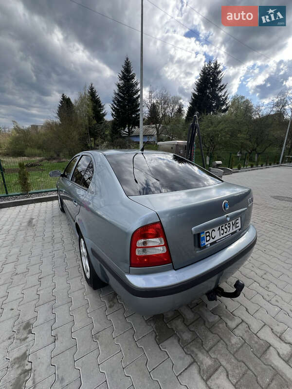 Лифтбек Skoda Octavia 2003 в Львове