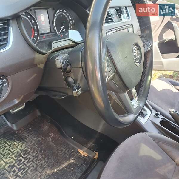 Универсал Skoda Octavia 2015 в Сарнах