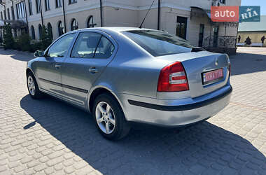 Лифтбек Skoda Octavia 2005 в 