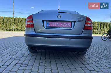 Лифтбек Skoda Octavia 2005 в 