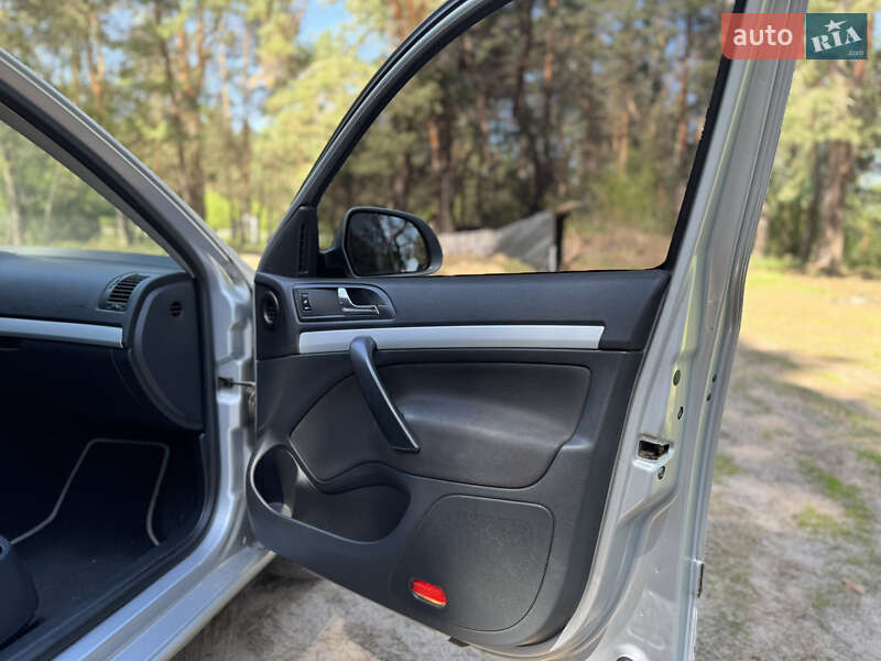 Универсал Skoda Octavia 2010 в Полтаве