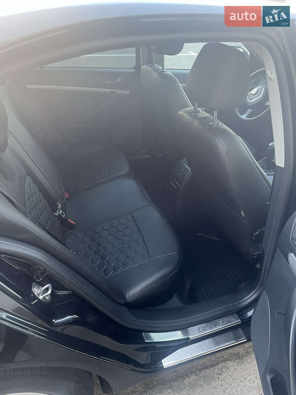 Лифтбек Skoda Octavia 2012 в Черкассах