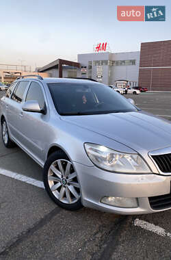 Универсал Skoda Octavia 2010 в 