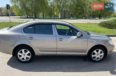 Лифтбек Skoda Octavia 2011 в 