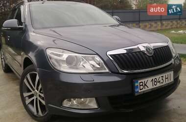 Универсал Skoda Octavia 2010 в Вараше