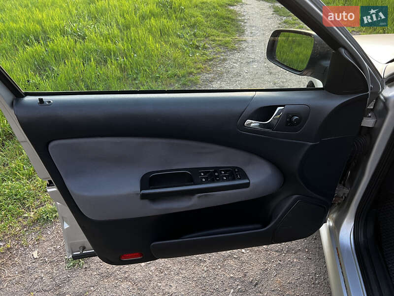 Ліфтбек Skoda Octavia 2002 в Одесі фото 19 Ліфтбек Skoda Octavia 2002 в Одесі