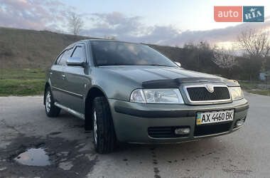 Лифтбек Skoda Octavia 2003 в 
