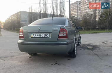 Лифтбек Skoda Octavia 2003 в 