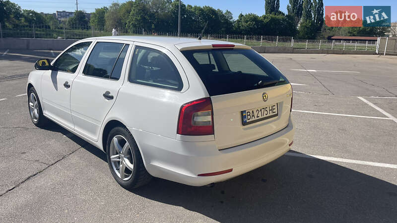 Универсал Skoda Octavia 2012 в Кропивницком