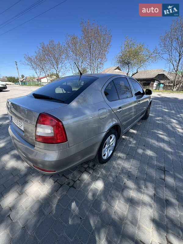 Лифтбек Skoda Octavia 2011 в Чемеровцах