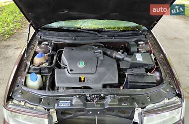 Ліфтбек Skoda Octavia 1998 в 