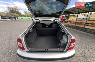 Лифтбек Skoda Octavia 2003 в 