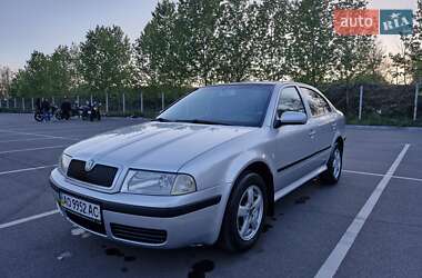 Лифтбек Skoda Octavia 2004 в 