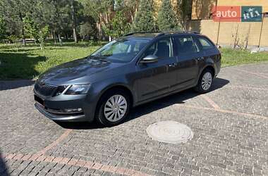 Универсал Skoda Octavia 2019 в Днепре