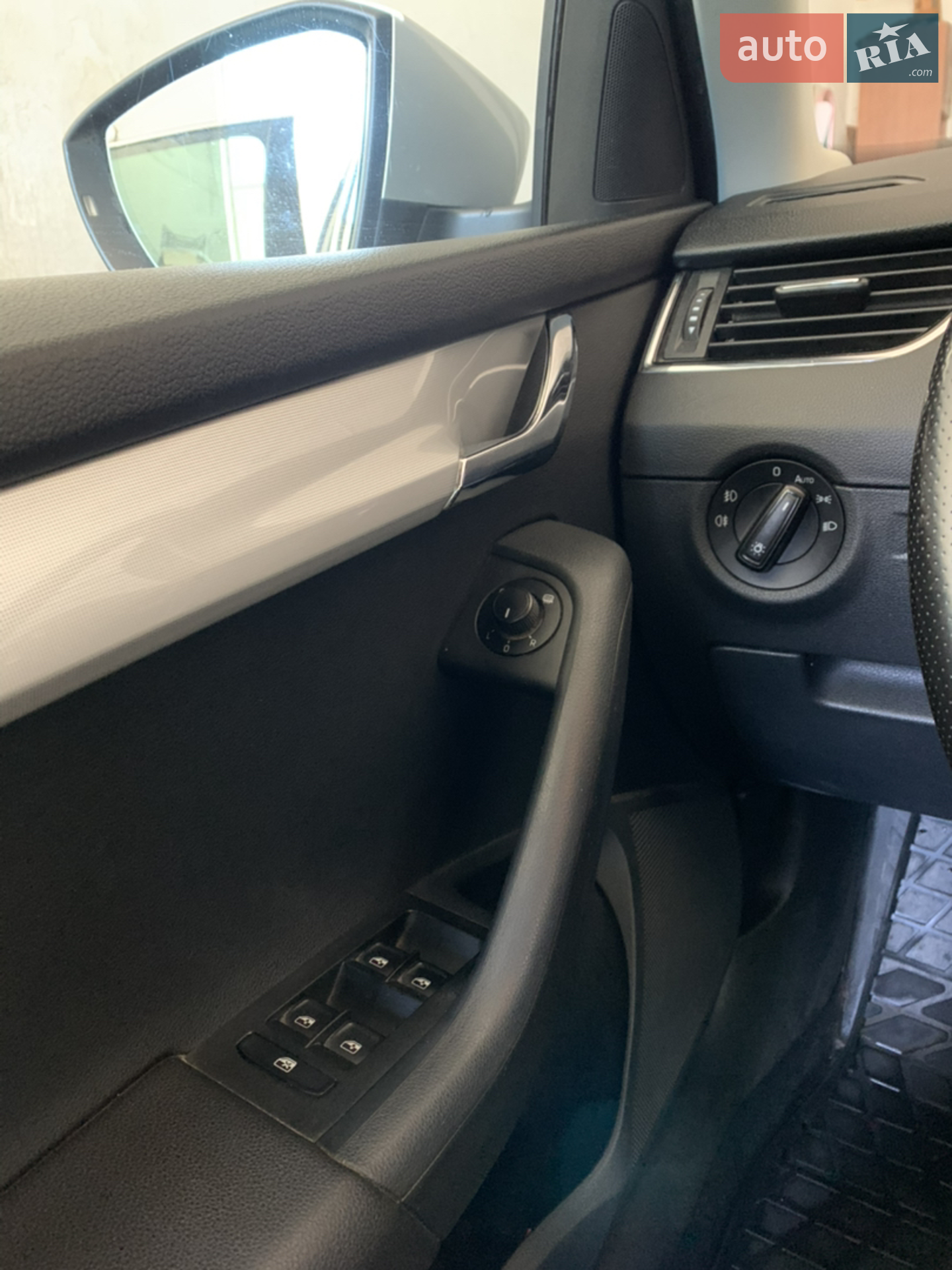 2016 Skoda Octavia - мініатюра 23