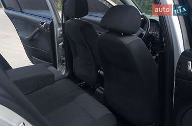 Лифтбек Skoda Octavia 2002 в 