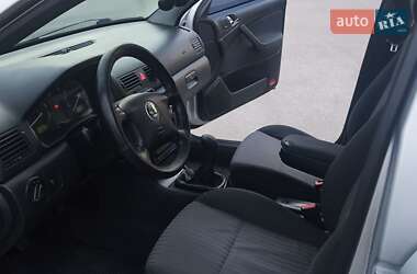 Лифтбек Skoda Octavia 2002 в 