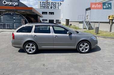 Універсал Skoda Octavia 2010 в 